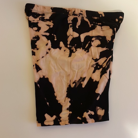 Bleached Reverse Tie Dye Biker Shorts - Picture 3 of 9